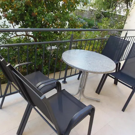 Apartment Rajski Dvor 2 *