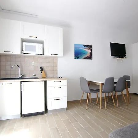 Rajski Dvor 2 Apartment Bol