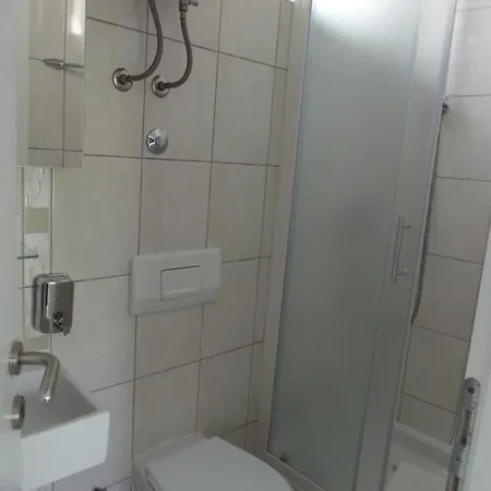 Rajski Dvor 2 Apartment Bol